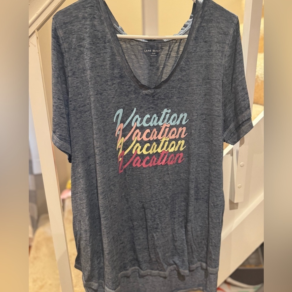 Lane Bryant Vacation Gray and Blue Relaxed Short Sleeve Tee